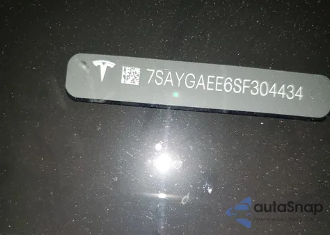 2025 Tesla Model Y из США, поврежденный, VIN 7SAYGAEE6SF304434